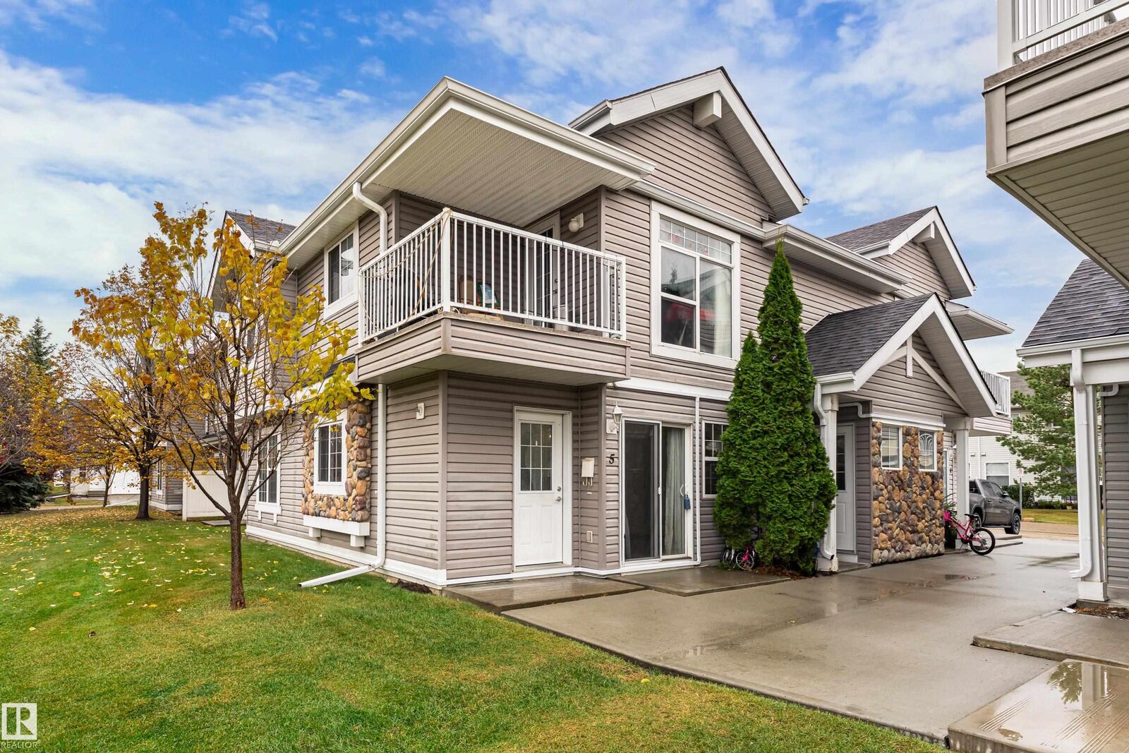 Property Photo:  150 Edwards Drive SW 5  AB T6X 1M4 