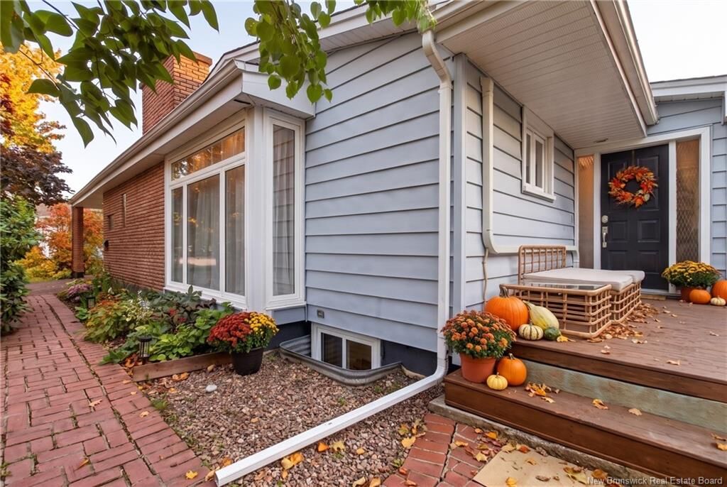Property Photo:  20 Vista Drive  NB E1A 4L5 