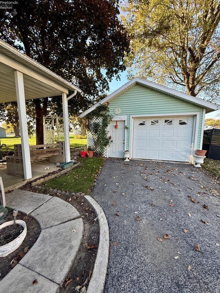 Property Photo: 329 State Street OH 44815