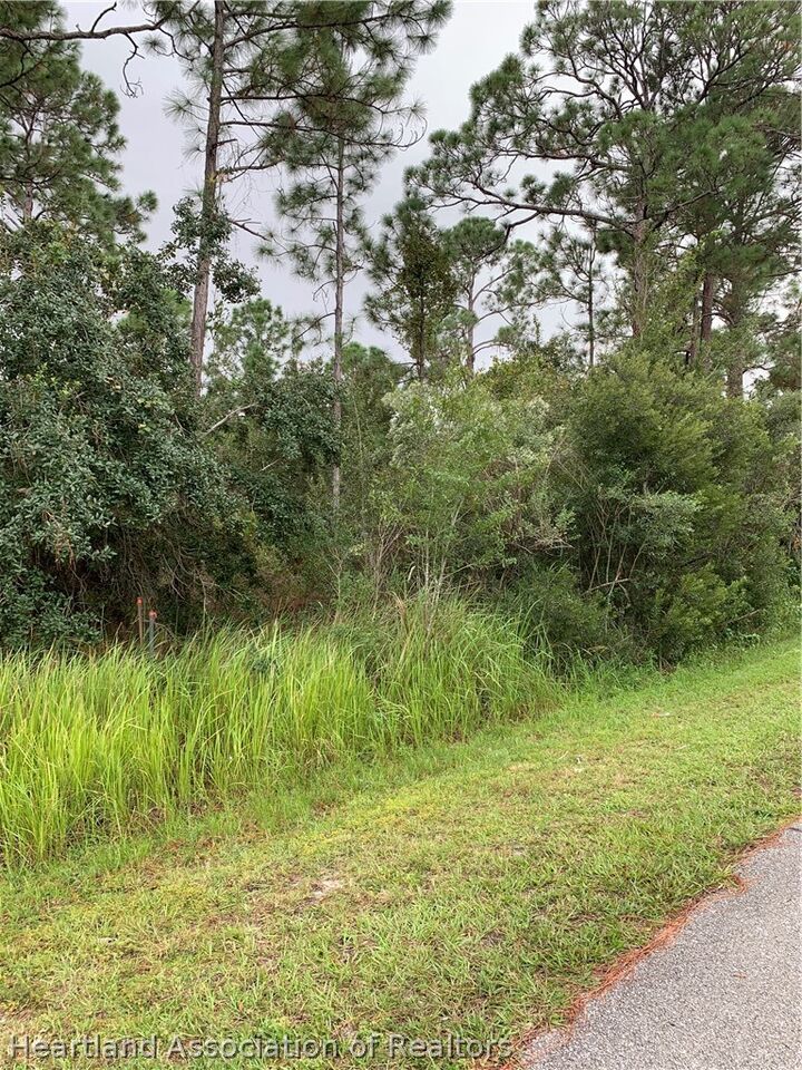 Property Photo:  1021 Burnett Street  FL 33852 