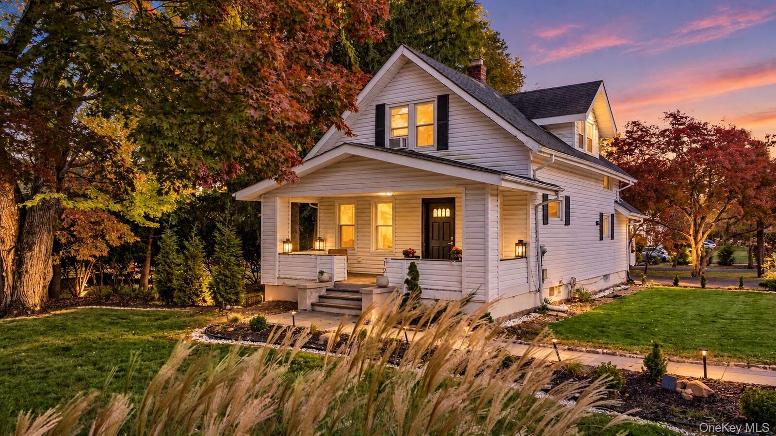 Property Photo:  12 E Nauraushaun Avenue  NY 10965 