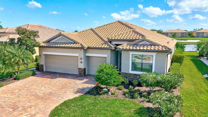 Property Photo: 6832 Wild Lake Terrace FL 34212