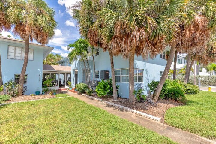 Property Photo:  1800 Pass A Grille Way 4  FL 33706 