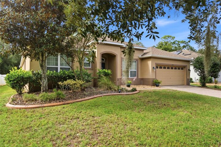 Property Photo: 1528 Blue Grass Boulevard FL 32724