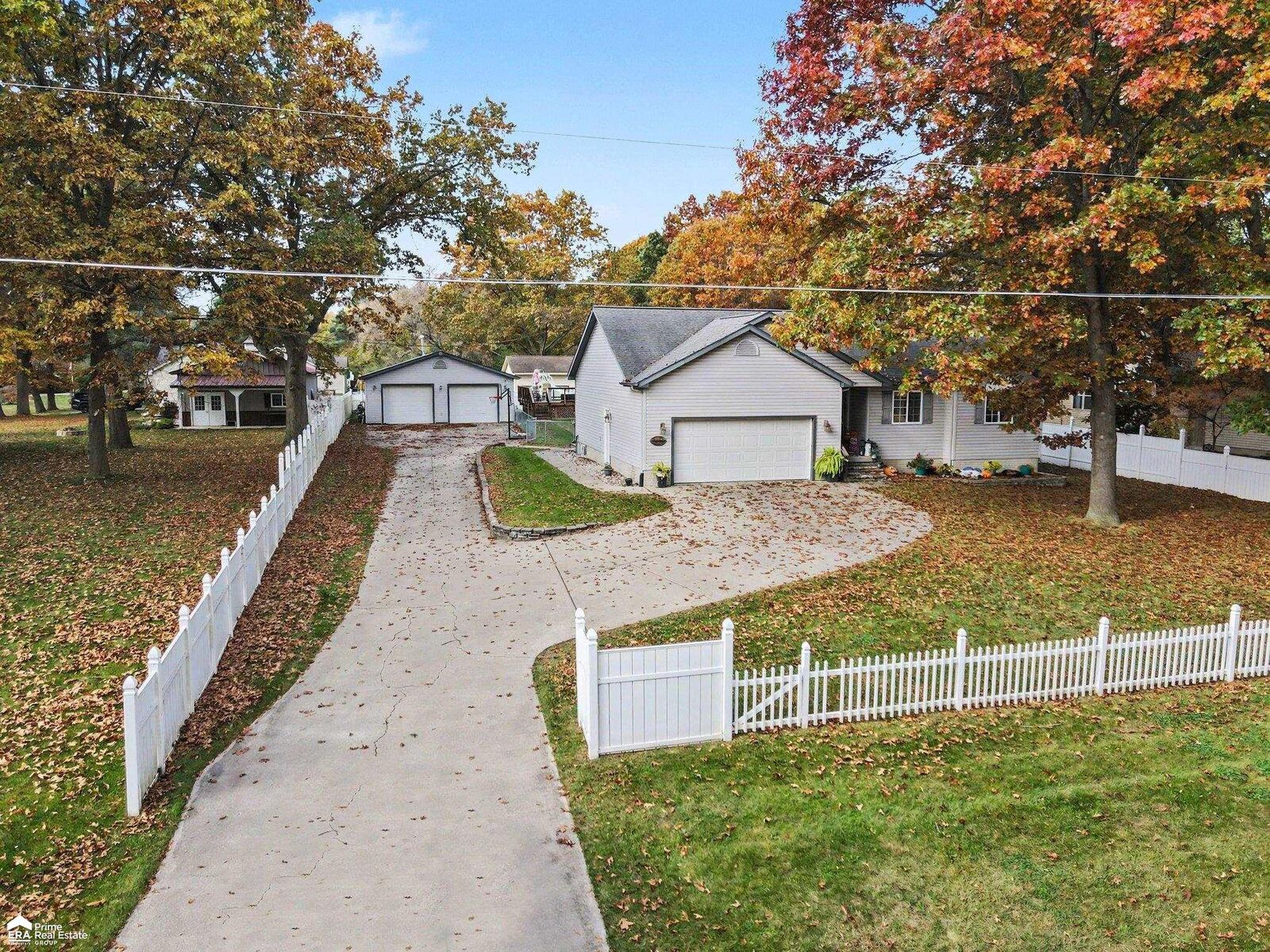 Property Photo: 7047 Gillette Road MI 48433-9341