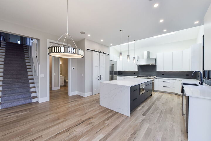 Property Photo: 719 N Brainard Street IL 60563