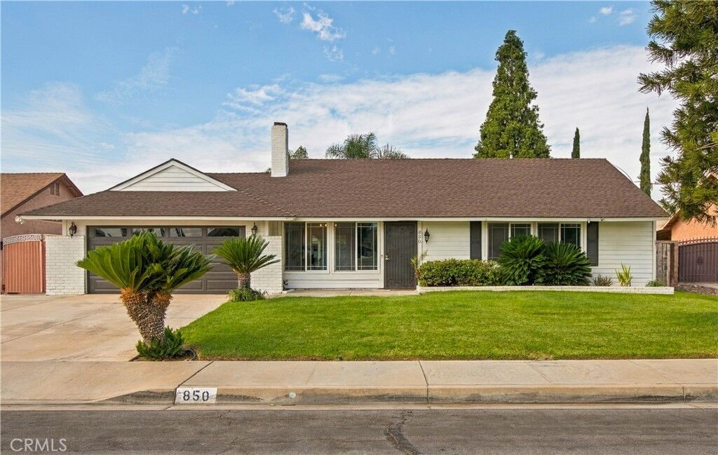 Property Photo:  850 N Wisteria Avenue  CA 92376 