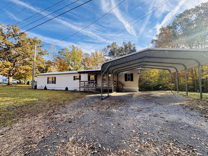 Property Photo:  1090 The Trace  TN 37058 