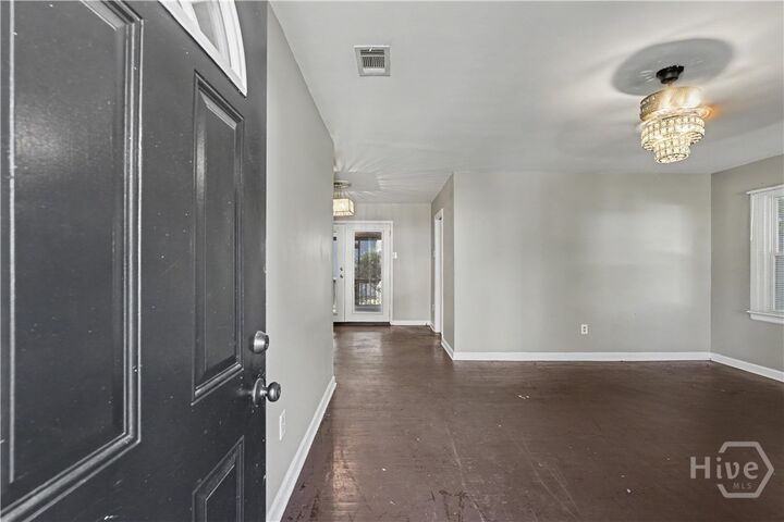 Property Photo:  2209 E 58th Street  GA 31404 