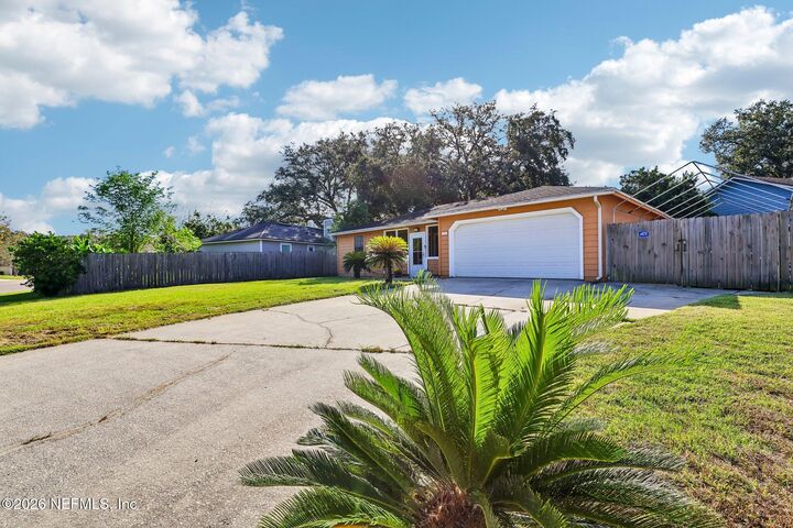 Property Photo:  7713 Pepper Circle W  FL 32244 