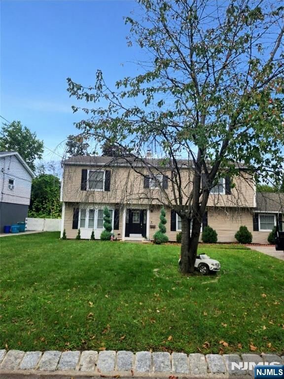 Property Photo:  8 Voorhis Place  NJ 07444 