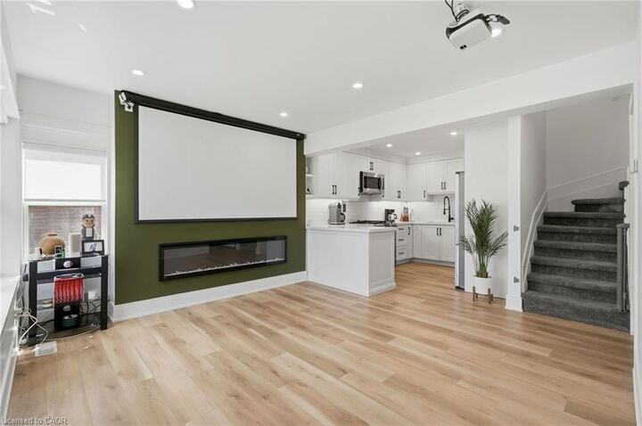 Property Photo:  233 Gray Road 1  ON L8E 1T9 