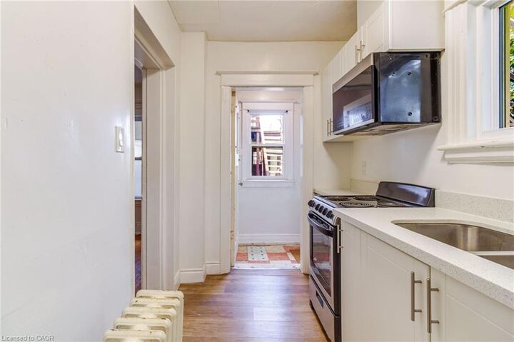 Property Photo:  53 Proctor Boulevard 2  ON L8M 2M5 