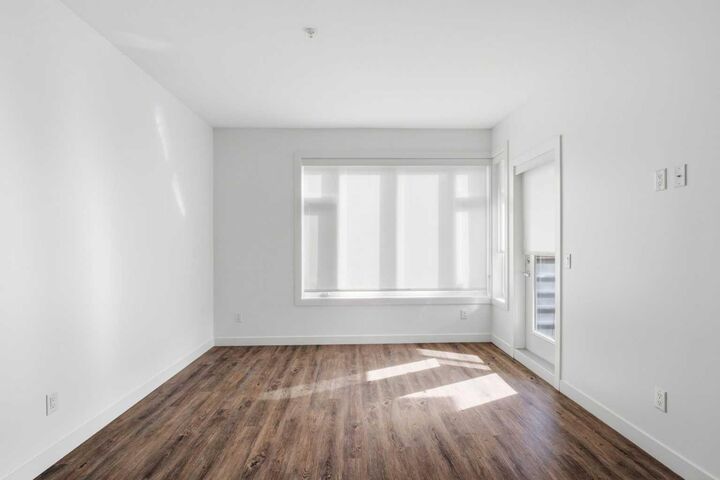 Property Photo: 1720 10 Street SW 209 AB T2T 3E8