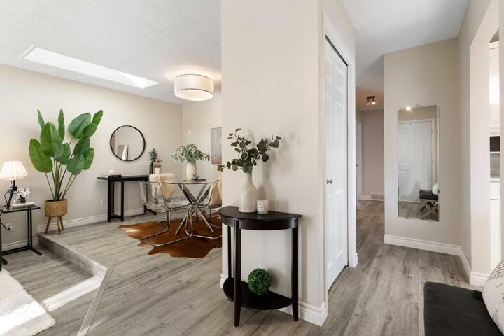 Property Photo:  48 Strathclair Rise SW  AB T3H 1G4 