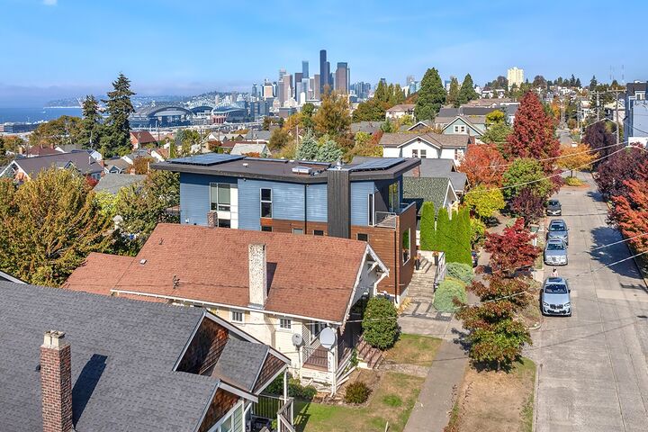 Property Photo:  2917  14th Avenue S  WA 98144 