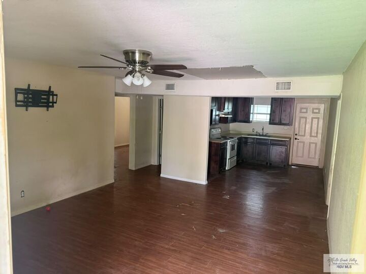 Property Photo:  1017 W Madison Ave  TX 78550 