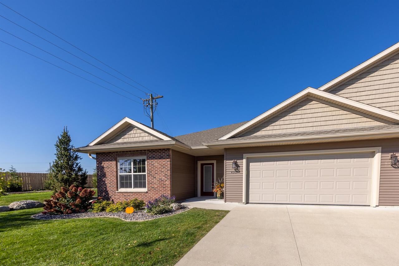 Property Photo: 4301 Crossing Lane WI 53563