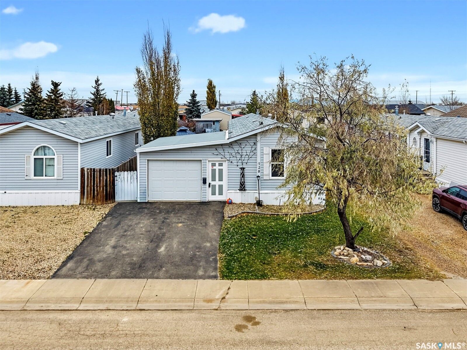 Property Photo:  728 Harder Court  SK S0K 2T2 