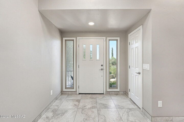 Property Photo:  5852 N Placita Bacanora  AZ 85718 
