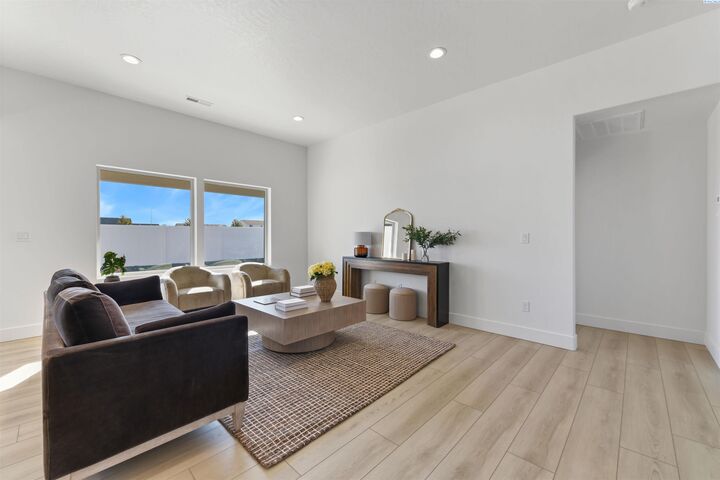 Property Photo:  5808 Redtail Dr  WA 99301 