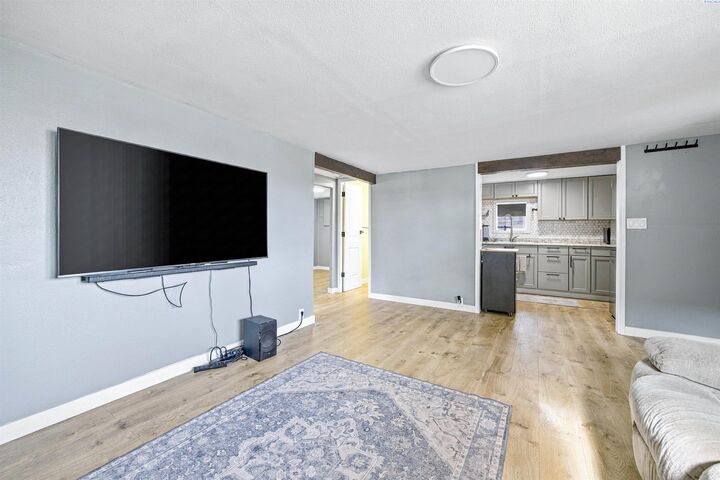Property Photo:  1609 Perkins Ave  WA 99354 