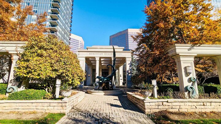 Property Photo: 25 Greenview Avenue 325 ON M2M 0A5