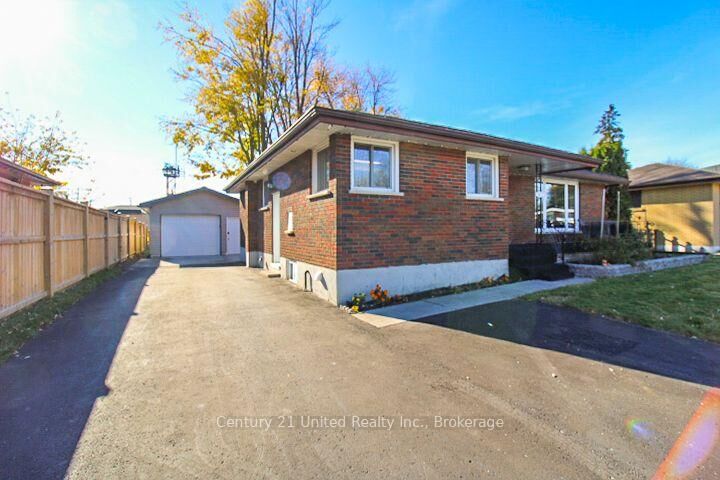 Property Photo:  851 Timothy Street  ON K9H 6H5 