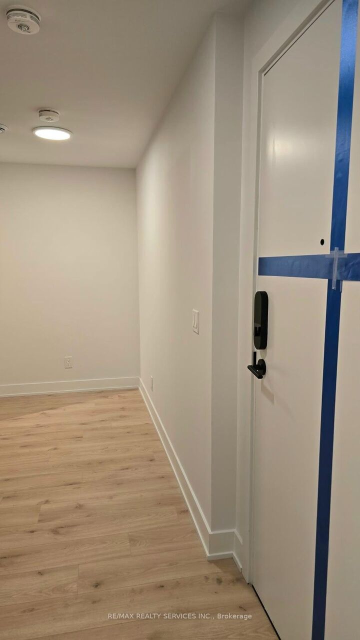 Property Photo:  3008 William Cutmore Boulevard 323  ON L6H 8E7 