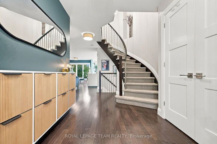 Property Photo:  131 Forestcrest Street  ON K1C 7R4 