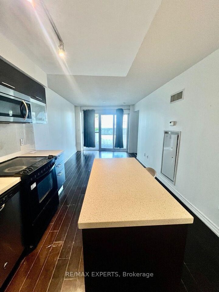 Property Photo:  386 Yonge Street 509  ON M5B 0A5 