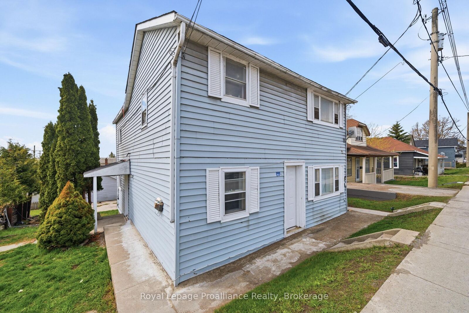 Property Photo:  199 Dundas Street E  ON K8V 1L7 