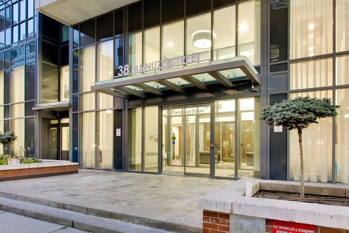 Property Photo:  38 Iannuzzi Street 2506  ON M5V 0S2 