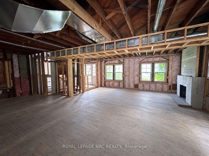 Photo de la propriété: 5170 Second Avenue ON L2E 4J9