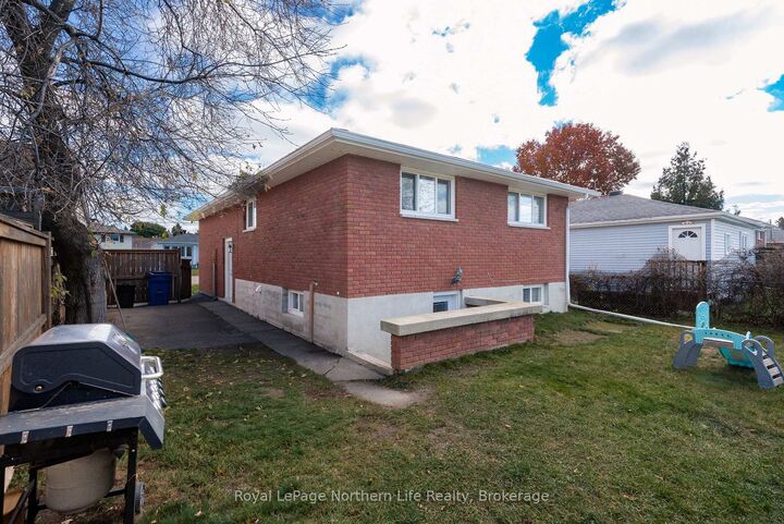 Property Photo:  221 Lee Avenue  ON P1A 2K5 