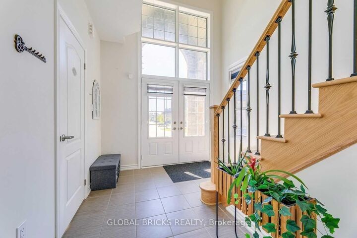 Property Photo: 90 Dolobram Trail Upper ON L7A 4Y4