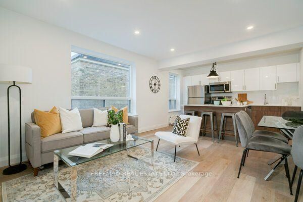 Property Photo:  2707 Yonge Street 305  ON M4N 2H8 