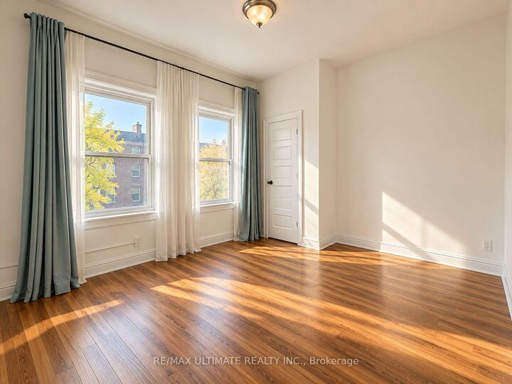 Property Photo:  406A Bloor Street W B  ON M5S 1X5 