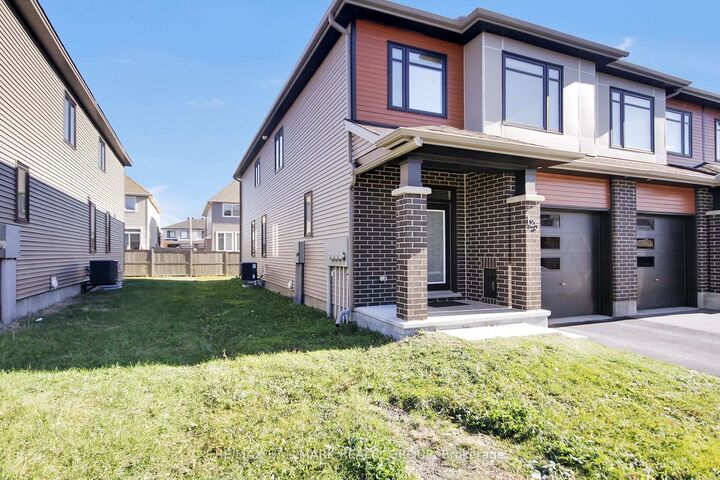 Property Photo:  125 Angelonia Crescent  ON K1T 0Y4 