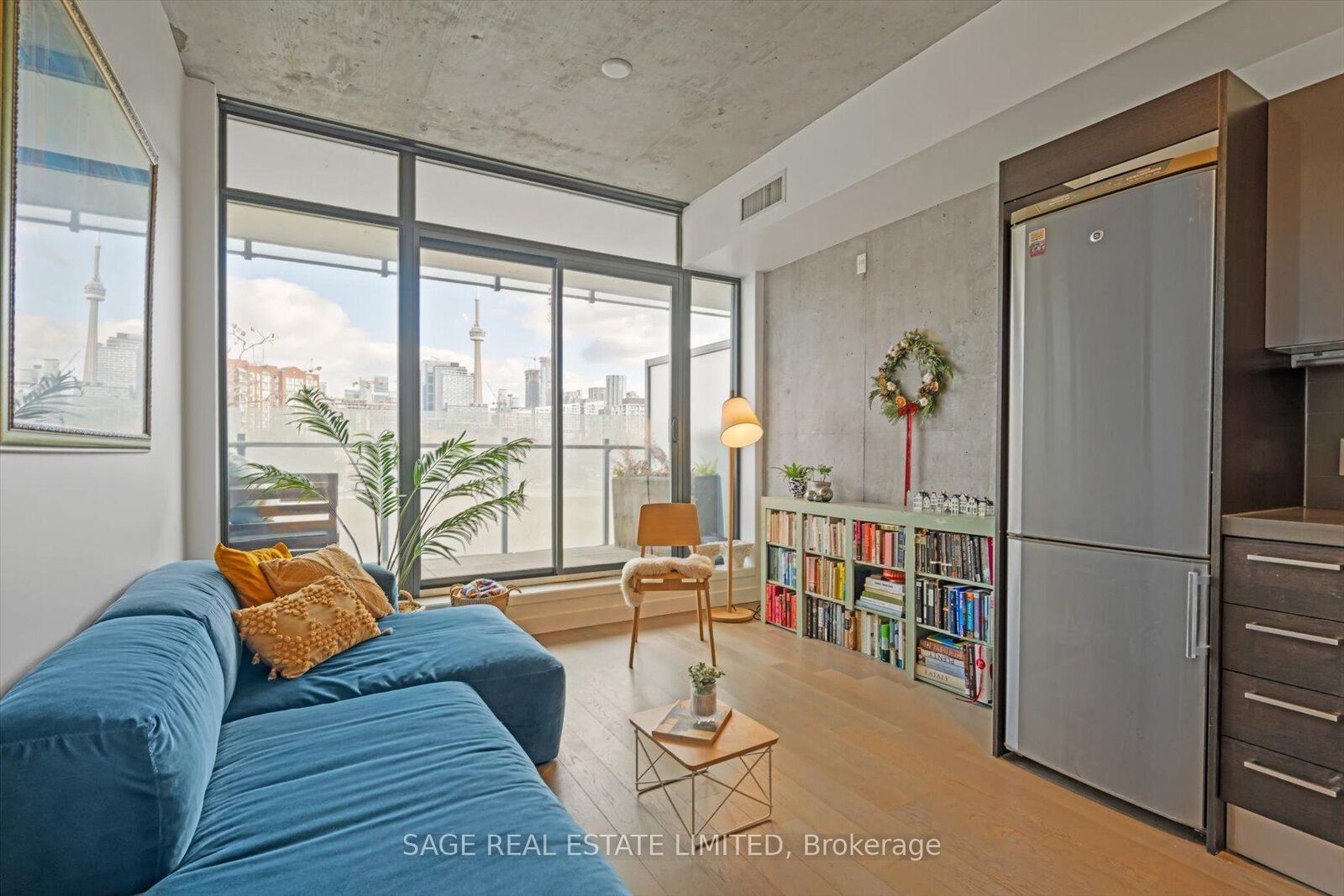 Property Photo:  25 Stafford Street 302  ON M5V 0G3 