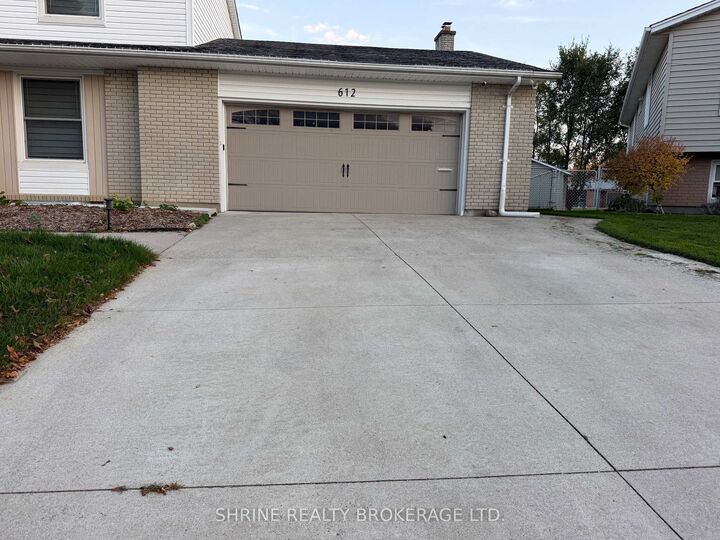 Property Photo:  612 Fox Mill Place Main/Upper  ON N6J 2B2 