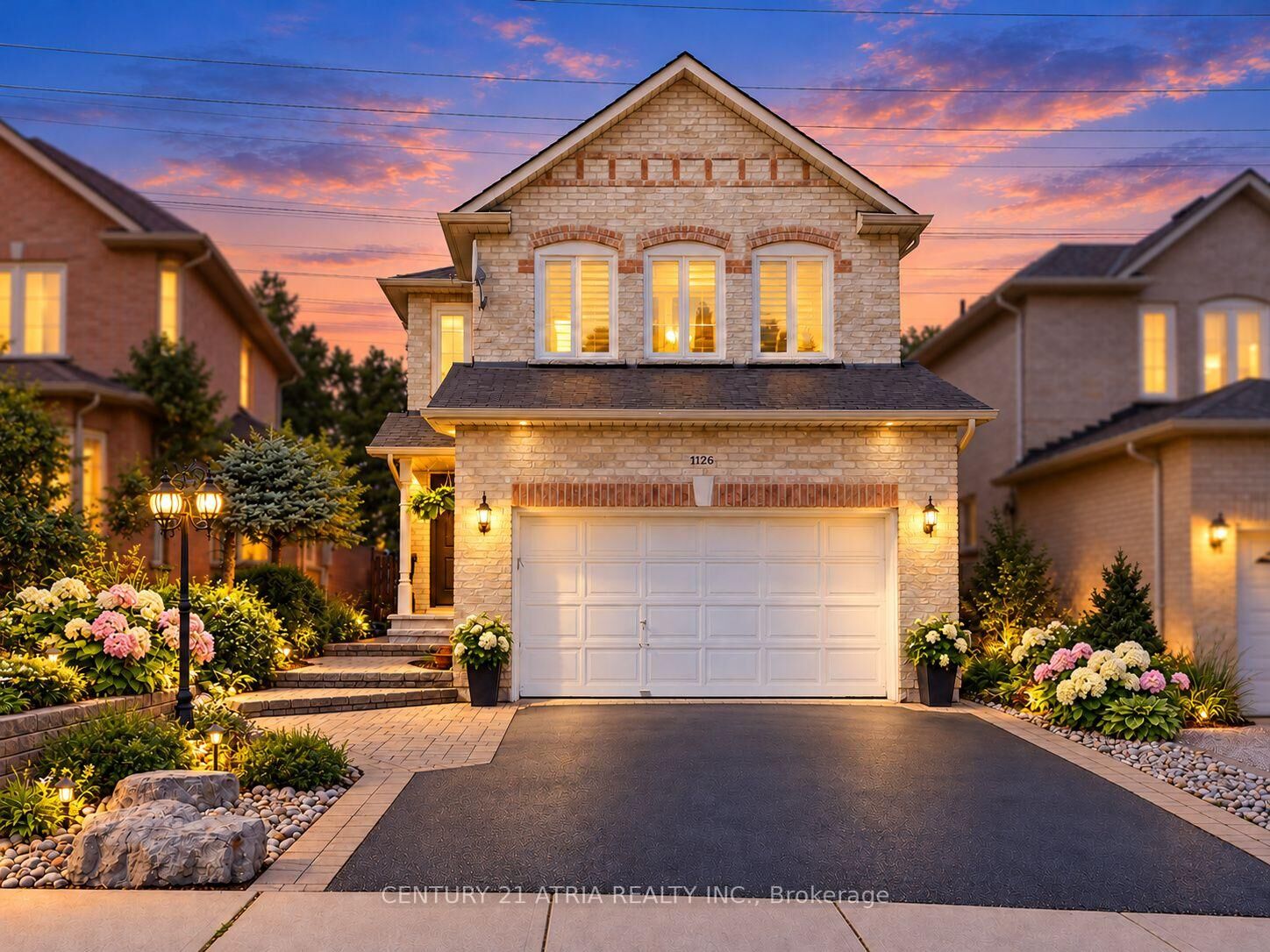 Property Photo:  1126 Gossamer Drive Upper  ON L1X 2T7 