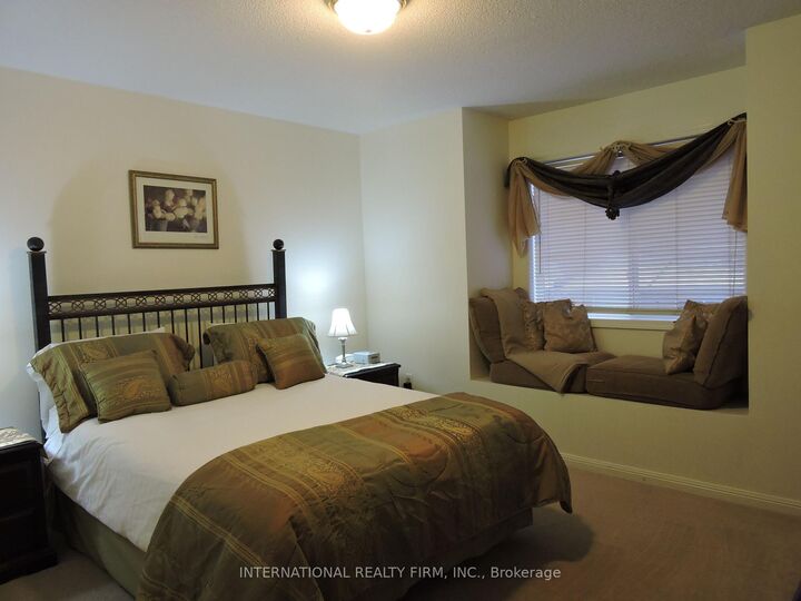 Property Photo: 2453 Baintree Crescent ON L6M 4W9