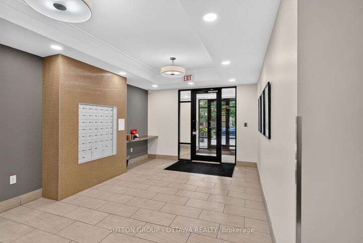 Property Photo:  950 Marguerite Avenue 103  ON K1K 3T8 
