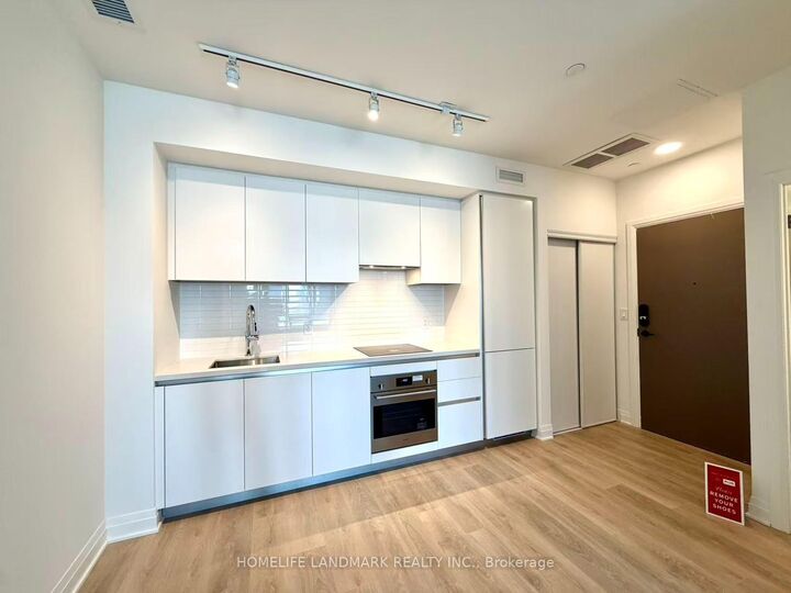 Property Photo:  4015 The Exchange N/A 605  ON L5B 0N9 