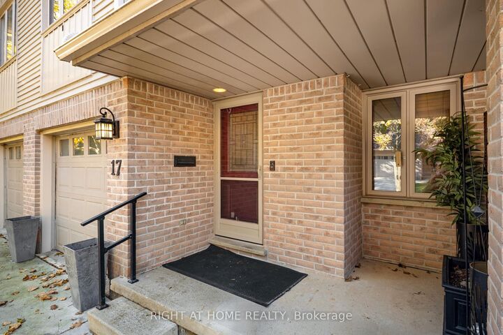 Property Photo:  70 Glenroy Road 17  ON N5Z 4W9 