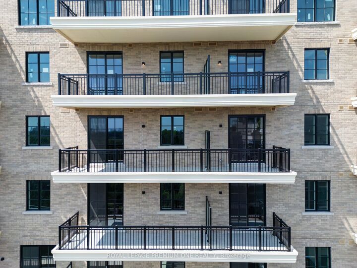 Property Photo:  38 Earlington Avenue 101  ON M8X 0B6 