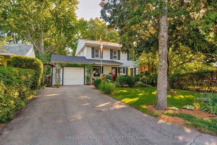 Photo de la propriété:  145 Suffolk Avenue  ON L6K 2L5 