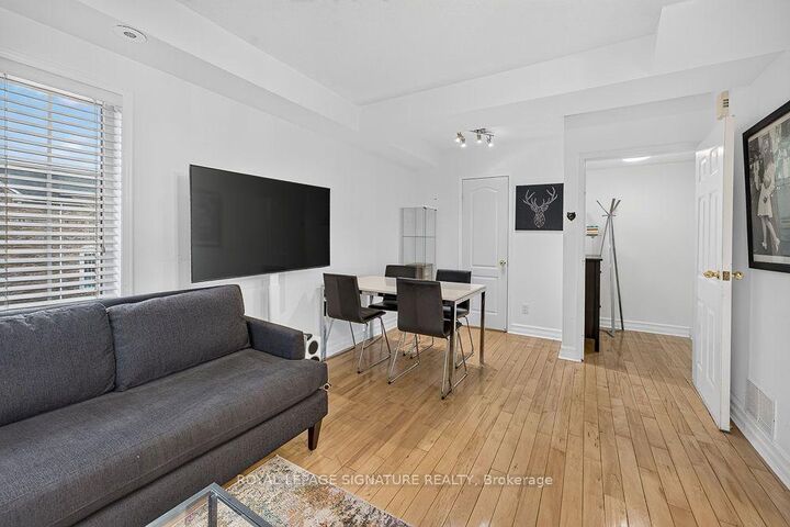 Property Photo:  3055 Elmcreek Road 23  ON L5B 4J9 