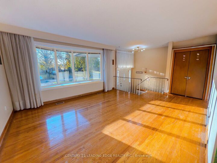 Property Photo:  269 Linden Street  ON L1H 6R3 
